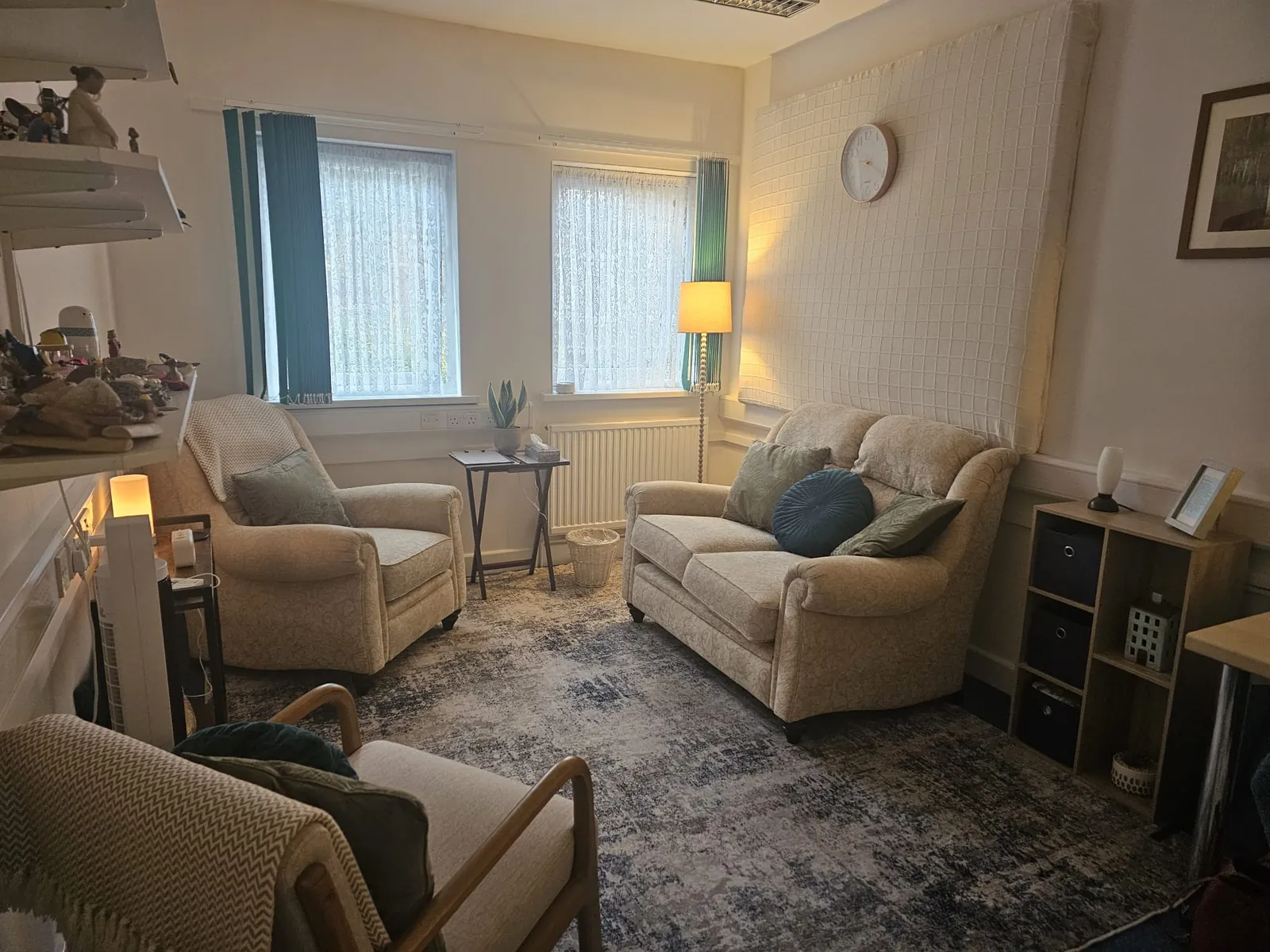 Candlewood Counselling Newton Abbot room view two airchairs and a sofa